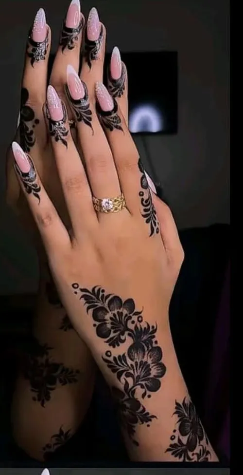 Real traditional Moroccan henna design by Nahawand Beauty Center